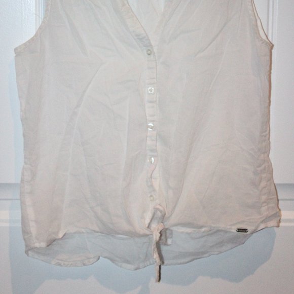 3/$20 🏷 Garage White Blouse Tank Size XS Lace Accent - Picture 5 of 5